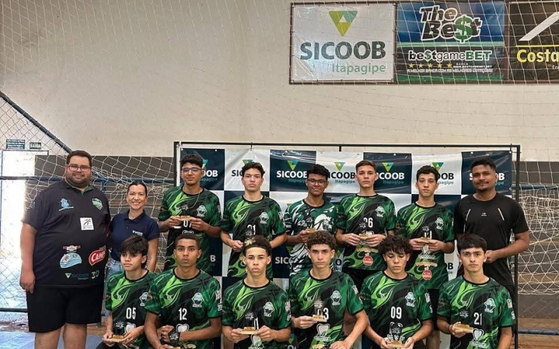 O prefeito Ricardo Garcia recebeu, na sexta-feira (17), o comandante da Polícia Militar de Itapagipe, Tenente Esdras, e 