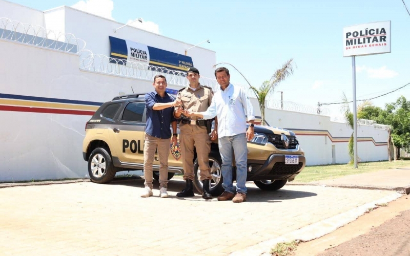 Prefeito Ricardo Garcia e Vice-prefeito Craidim entrega mais uma viatura policial ao comando da Polícia de Itapagipe