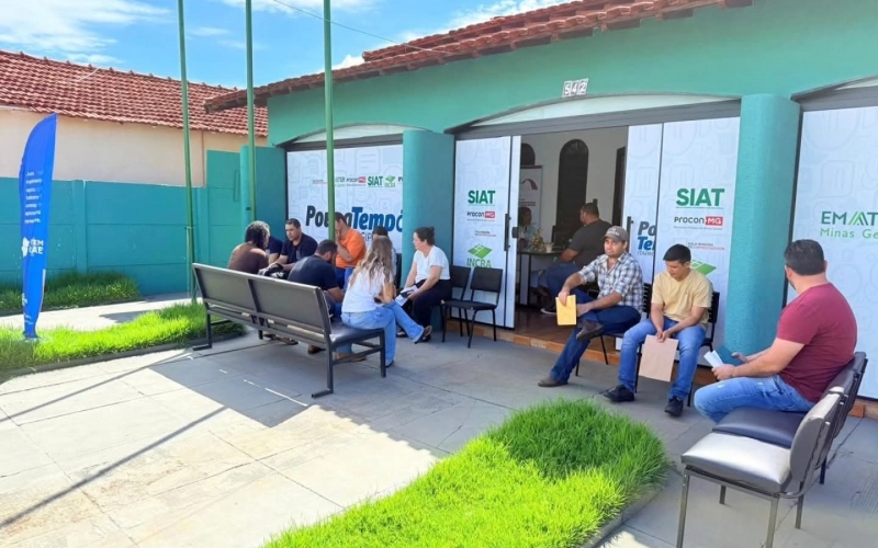 Mutirão de Empregos do Grupo Queiroz de Queiroz é realizado no Poupa Tempo Municipal
