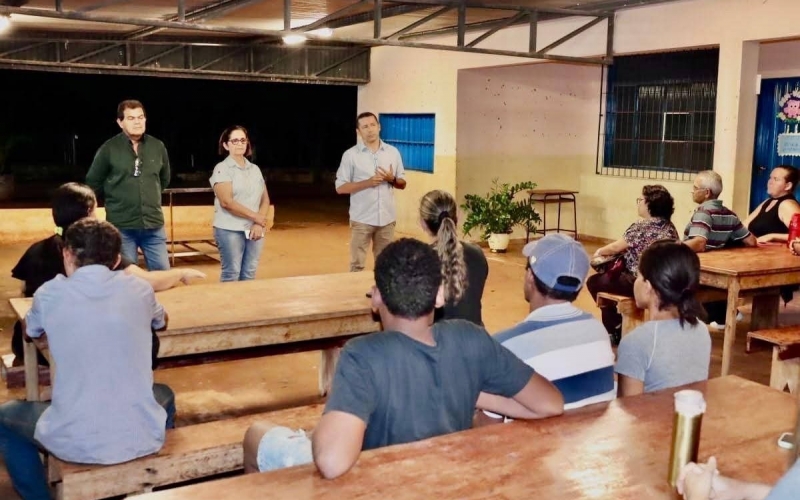 Comunidade da Escola da Serra da Moeda opta por manter gestão estadual e recebe apoio do prefeito