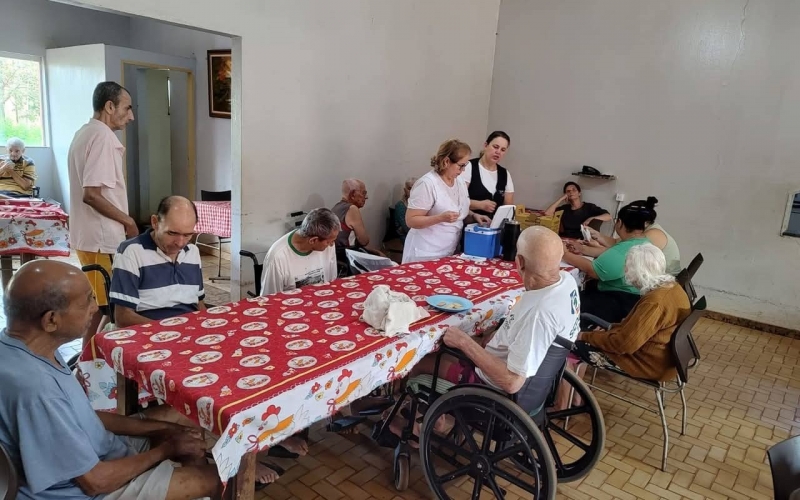 Secretaria de Saúde leva vacinação contra a gripe ao Abrigo Jerônimo de Paula Assunção, à APAE e a idosos acamados