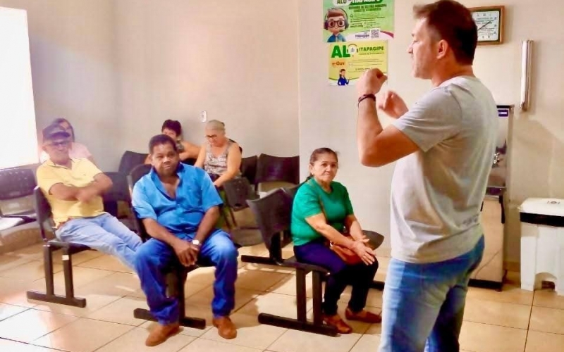 Prefeitura promove palestra sobre cuidados com próteses dentárias no PSF Nohad Andrade Maluf