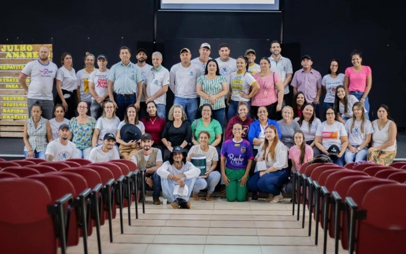 Profissionais da beleza, saúde e área veterinária participam de palestra sobre prevenção às hepatites virais