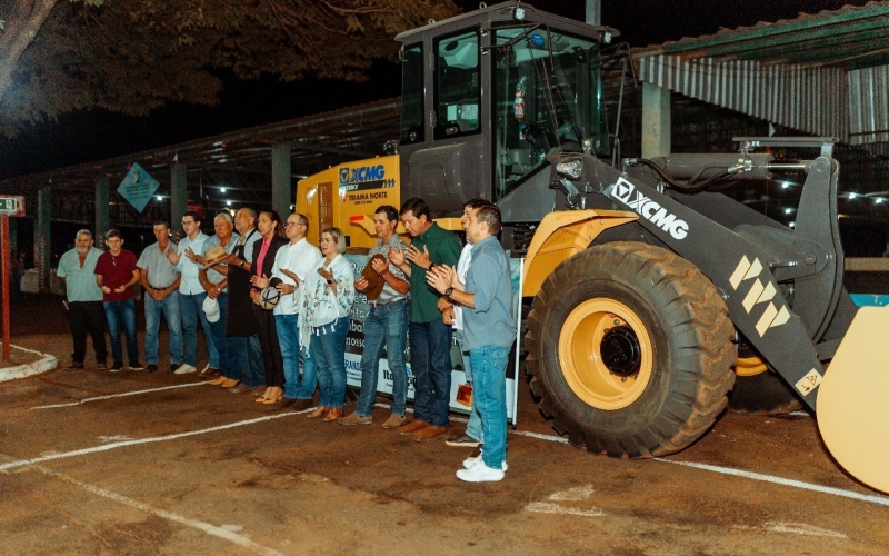 Prefeitura de Itapagipe entrega pá carregadeira ao Sindicato Rural com apoio de emenda parlamentar
