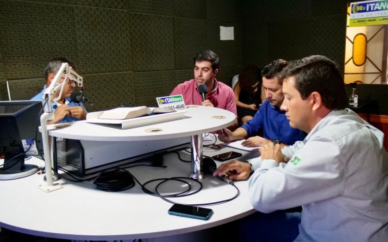 O prefeito Ricardo Garcia e o vice-prefeito Craides Teodoro receberam na manhã desta segunda-feira,14 de fevereiro