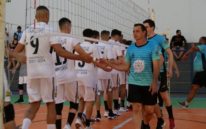 Neste sábado, dia 19 de fevereiro, aconteceu a primeira rodada do 1° Campeonato de Vôlei Municipal.