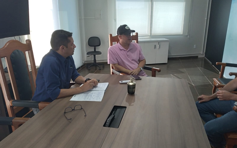 O prefeito Ricardo Garcia recebeu nesta semana, o vereador Cascão