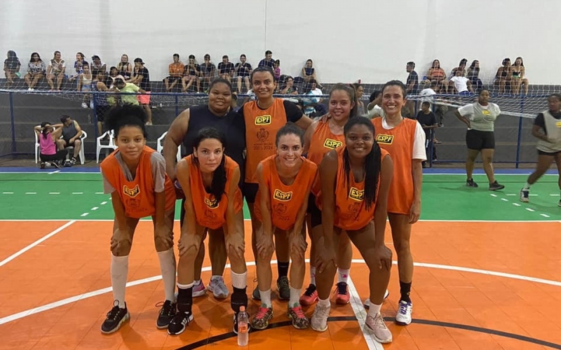 No dia 02 de abril também foi realizado, o amistosos de handebol entre as equipes da Escola de Handebol de Itapagipe 