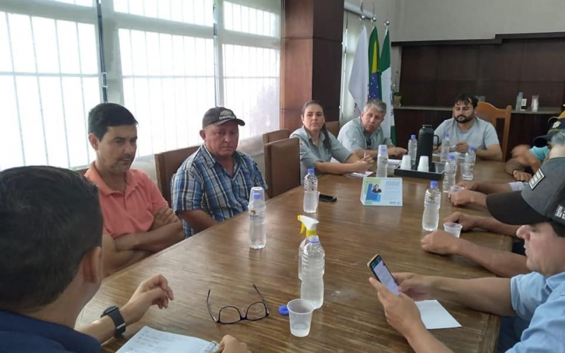O prefeito Ricardo Garcia recebeu nesta terça-feira,12 de julho, representantes das comunidades rurais