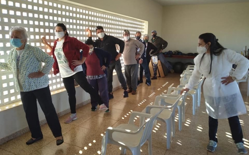 Acontece todas as terças e quintas-feiras, das 8 às 9 horas, na Academia da Saúde, a Oficina terapêutica