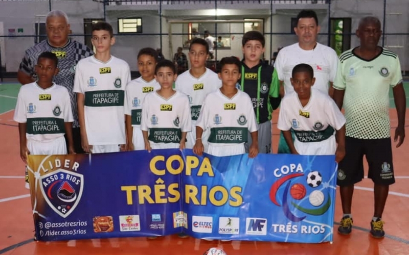 Os times das categorias sub 11e sub 13 jogaram nesta quinta-feira, 06 de outubro, no Poliesportivo João Eterno