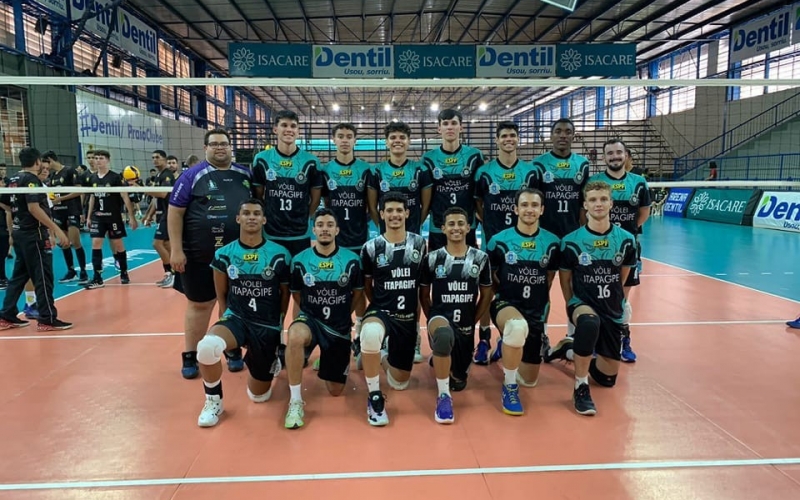 A equipe sub 21 de voleibol de Itapagipe jogou neste domingo, 06 de novembro, em Uberlândia