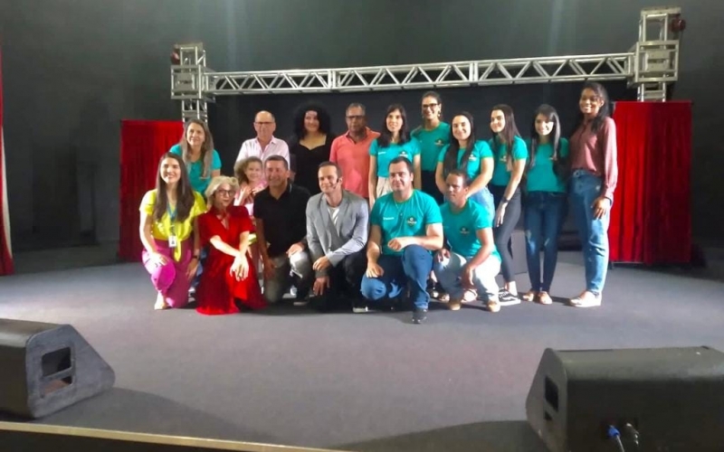 Espetáculo Teatral abre as atividades de final de ano no centro de Eventos Waldemar Groke