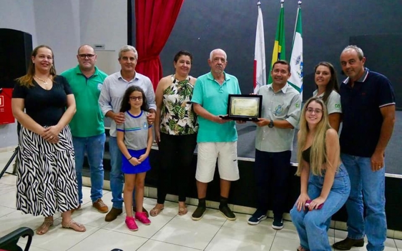 Foi entregue à população, nessa tarde de terça-feira, 06 de dezembro, o Centro de Eventos 