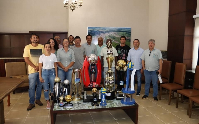 Prefeito recebe integrantes da Secretaria Municipal de Esportes