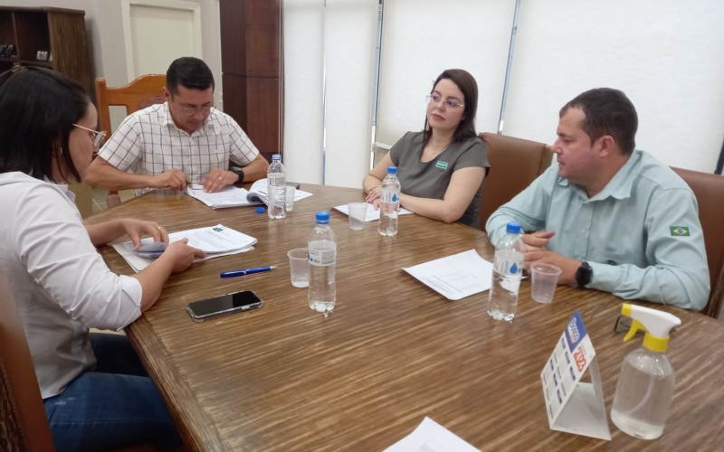 Iniciando o mês de novembro com ótima notícia, o prefeito Ricardo Garcia recebeu, as representantes da Unimed