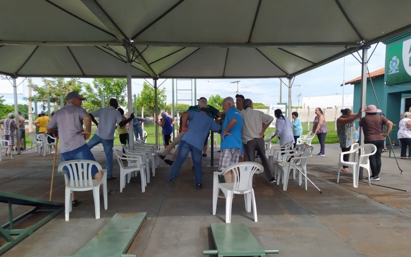 ACADEMIA DA SAÚDE PROMOVE INTERAÇÃO E BEM ESTAR AOS IDOSOS