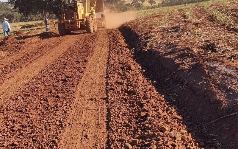 A Prefeitura de Itapagipe continua seu trabalho constante na melhoria da infraestrutura rural